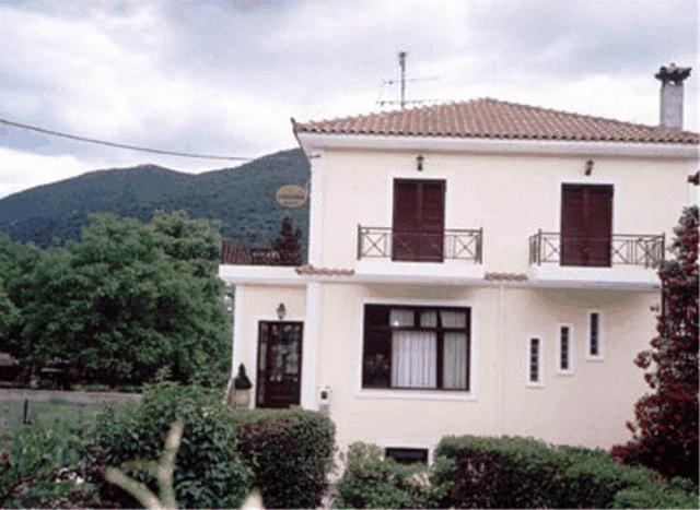 Aroanios Hotel Kleitoria Buitenkant foto