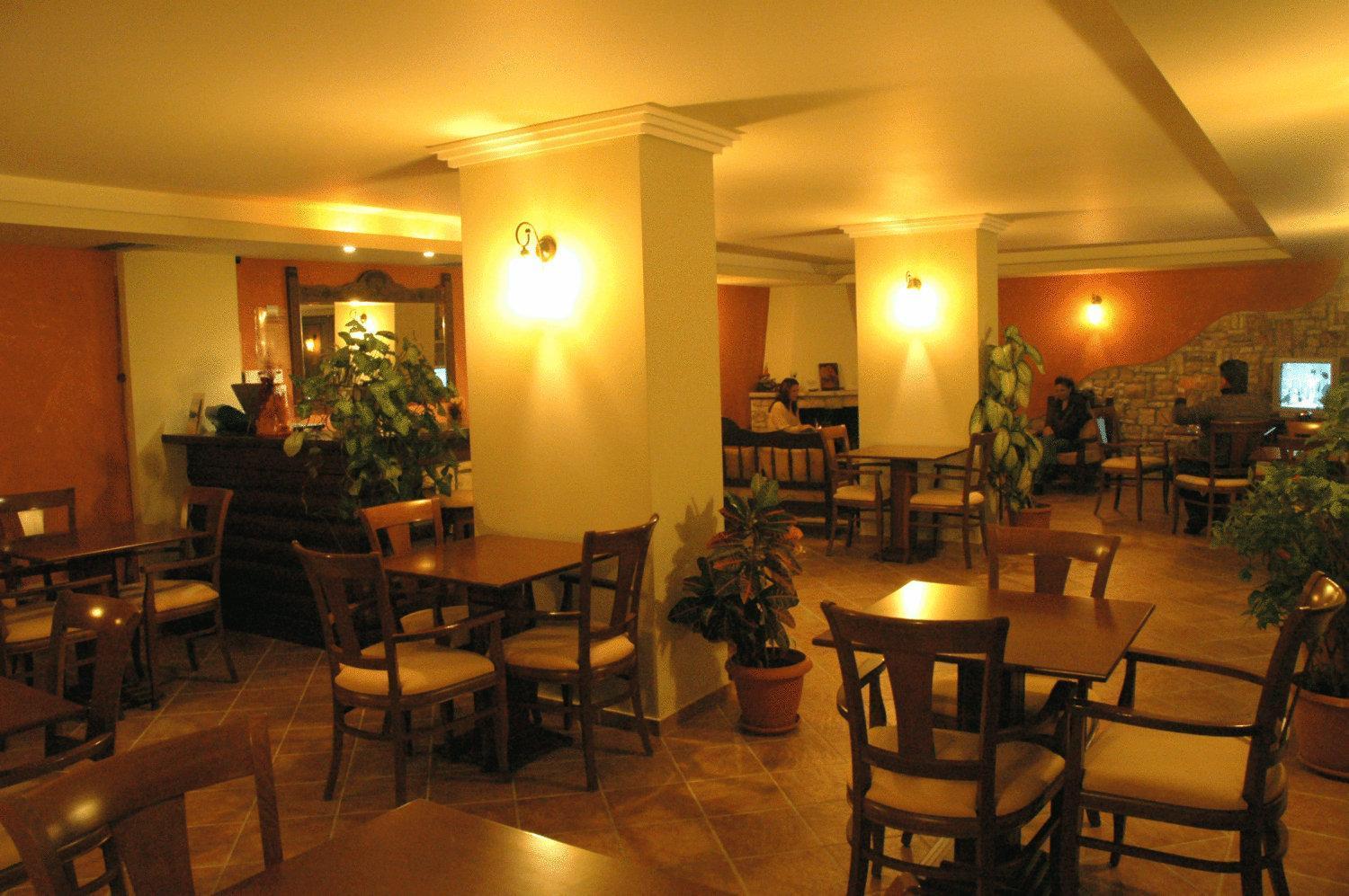 Aroanios Hotel Kleitoria Buitenkant foto